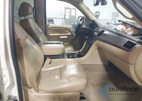 2014 Cadillac Escalade Premium z USA, uszkodzony, nr VIN 1GYS4CEF8ER208099